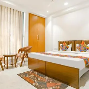 Fabexpress Aerosky Deluxe - Nr Yashobhoomi Convention Centre *** Delhi (National Capital Territory of India)